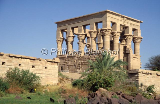 egypte 14.JPG - Kiosque de Trajan, Temple de Philaé vu du NilAssouan, Egypte